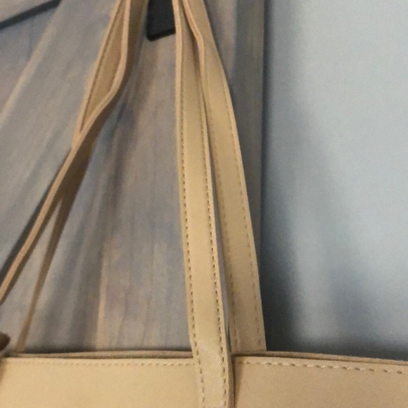 beige tote - Picture 5 of 7